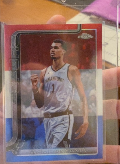 2025-26 Topps Chrome #221 Victor Wembanyama — front