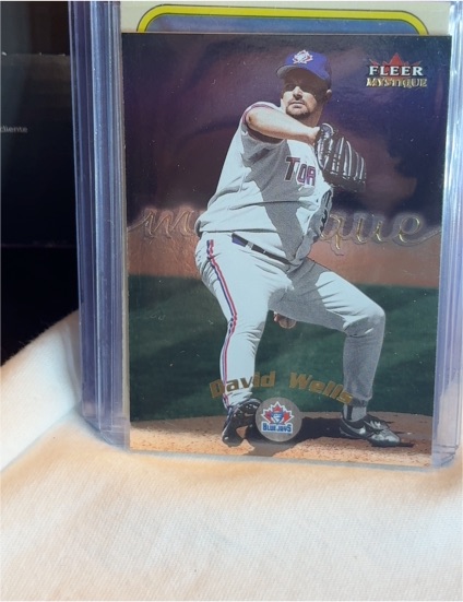 2000 Fleer Mystique #115 David Wells — front