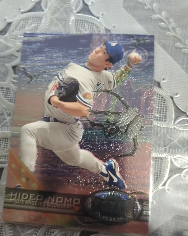 1997 Skybox Metal Universe #104 Hideo Nomo — front