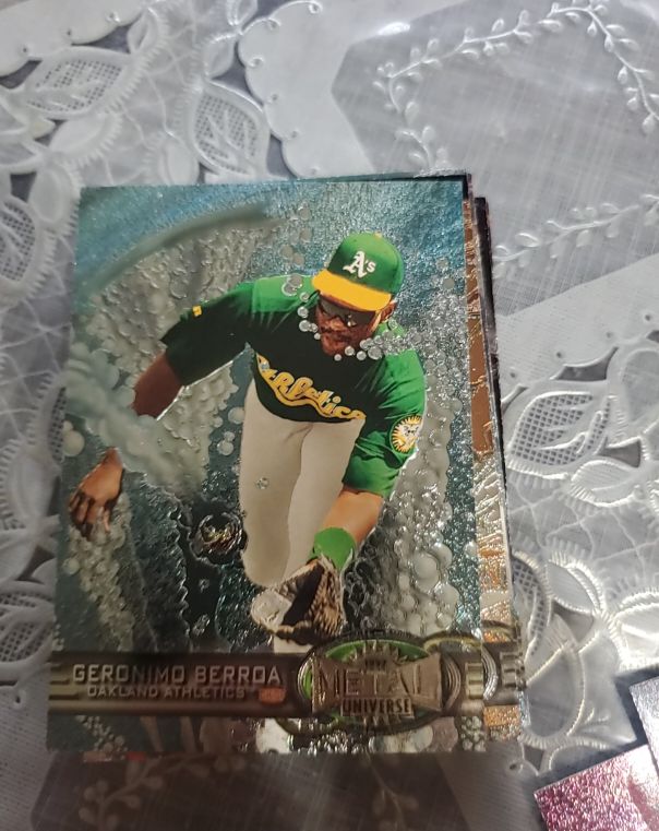 1997 Fleer Metal Universe #127 Geronimo Berroa — front