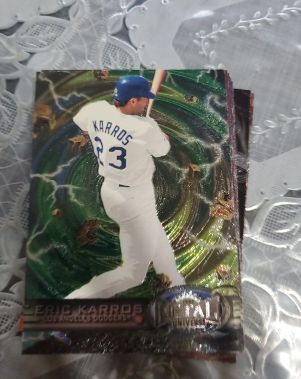 1997 Skybox Metal Universe #101 Eric Karros — front