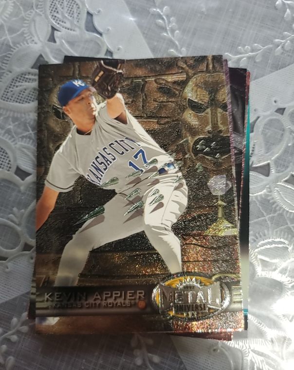 1997 Fleer Metal Universe #90 Kevin Appier — front