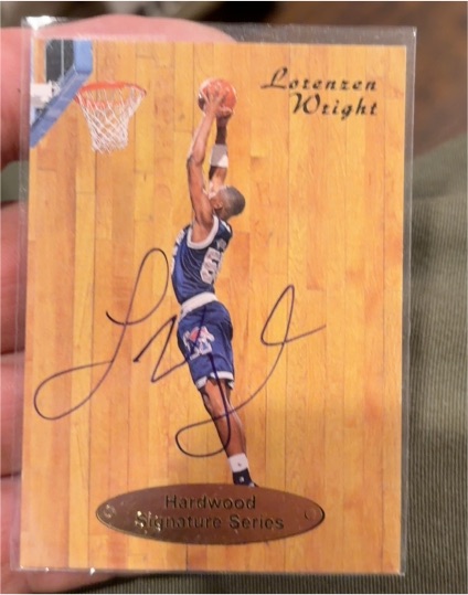 1997 Genuine Article #15 Lorenzen Wright — front