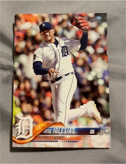 2018 Topps #32 Jose Iglesias Detroit Tigers — front