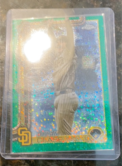 2025 Topps Chrome #212 Dylan Cease — front