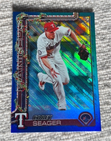 2025 Topps Holiday #H125 Corey Seager — front
