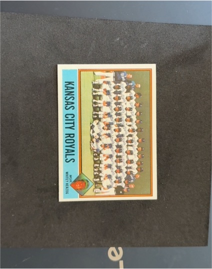 1976 Topps #236 Kansas City Royals Team Card — front