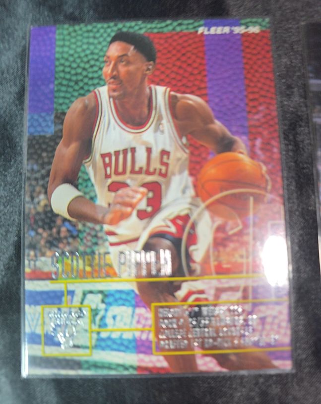 1995-96 Fleer #26 Scottie Pippen — front