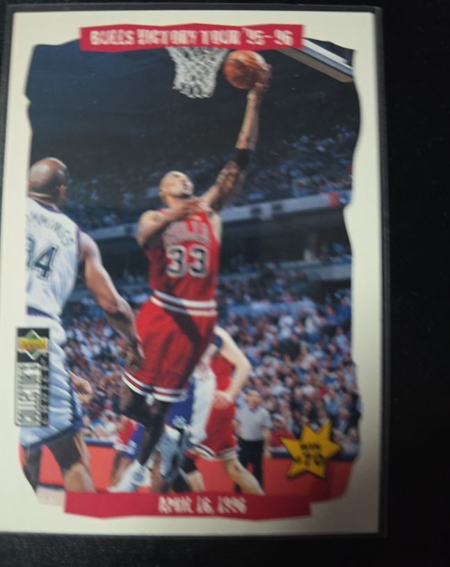 1996-97 Upper Deck Collector's Choice #28 Scottie Pippen Bulls Victory Tour — front