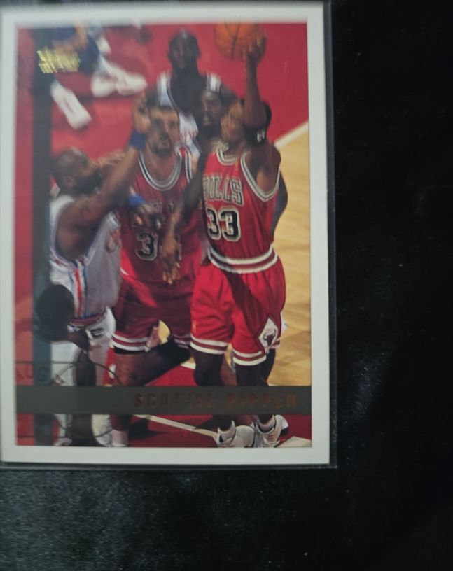 1997-98 Topps #1 Scottie Pippen — front