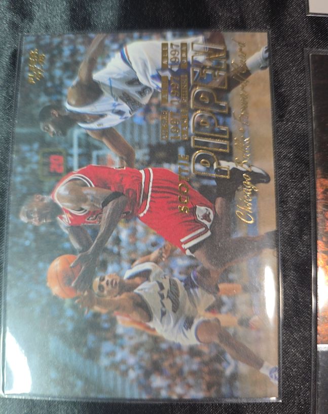 1997-98 Fleer #261 Scottie Pippen — front
