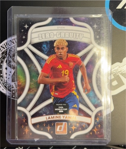2025 Panini Donruss Road to FIFA World Cup Zero Gravity #10 Lamine Yamal — front