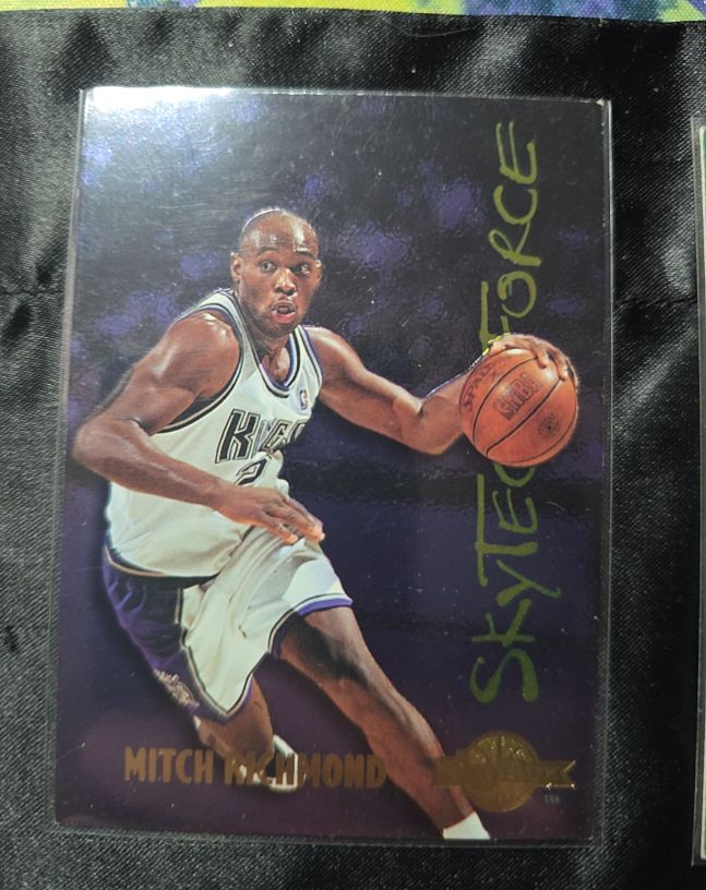 1994-95 SkyBox Premium #SF23 Mitch Richmond SkyTech Force — front