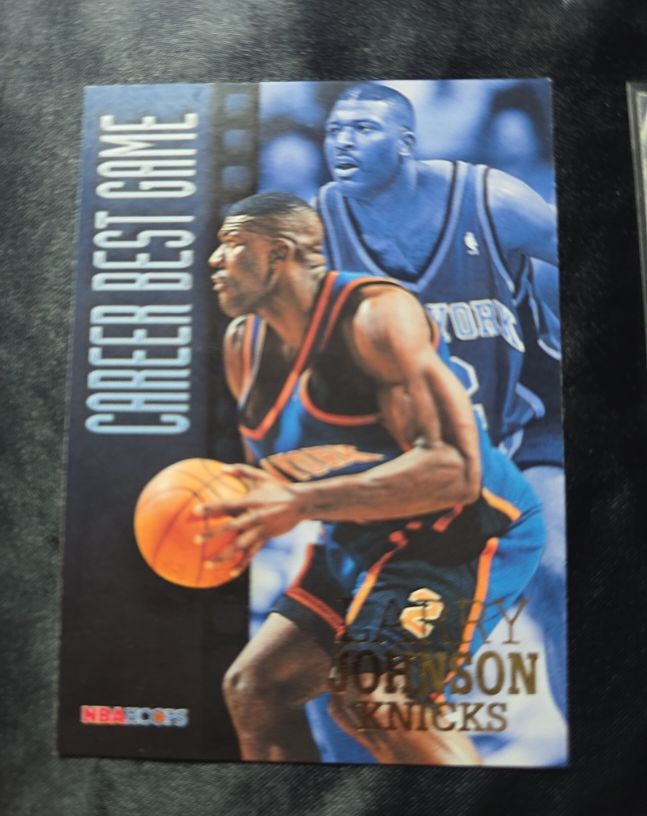 1996-97 Hoops #334 Larry Johnson — front