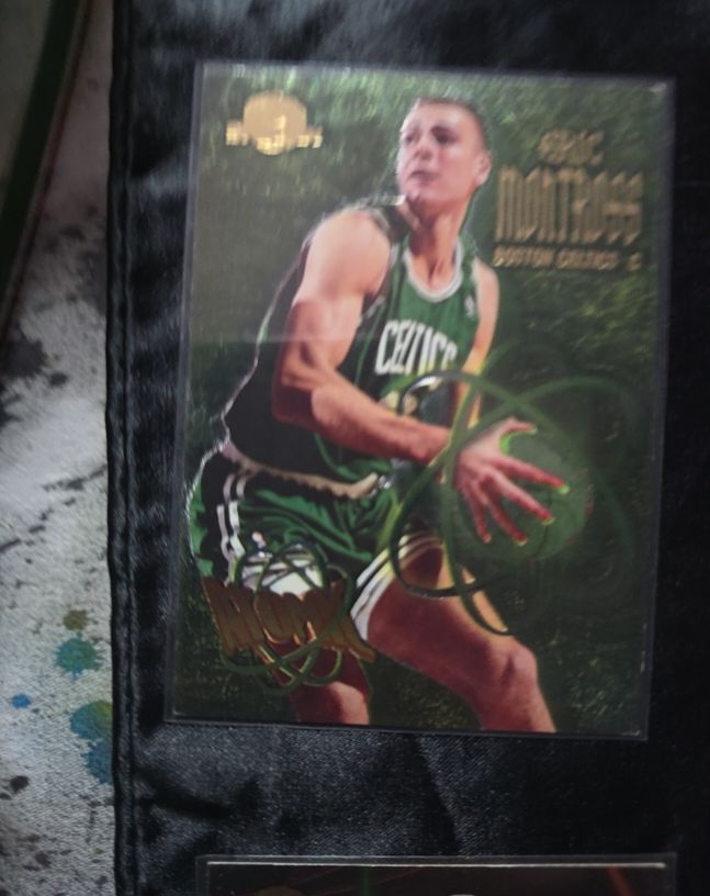 1995-96 SkyBox Premium #A1 Eric Montross Atomic — front