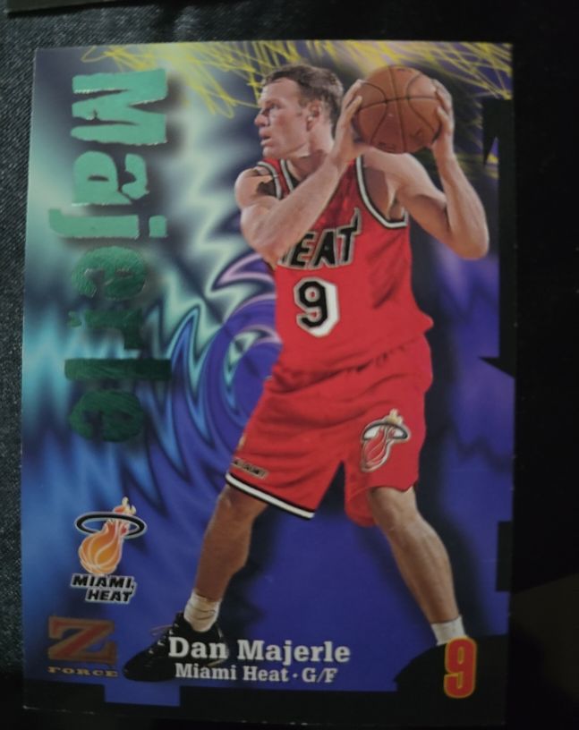 1997-98 SkyBox Z-Force #64 Dan Majerle — front