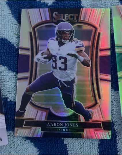 2025 Panini Select #165 Aaron Jones — front