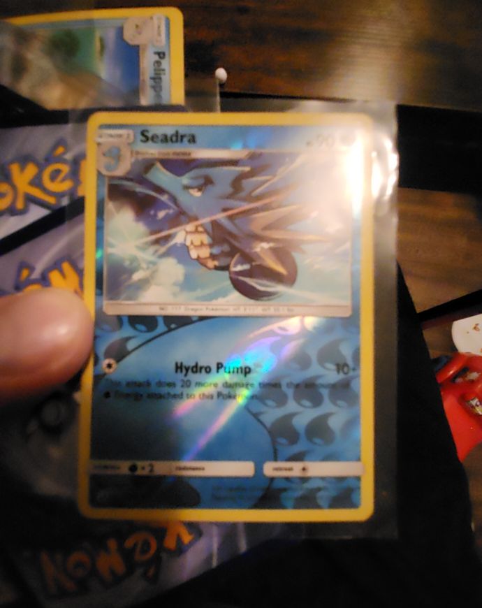 2018 Pokémon Dragon Majesty #17 Seadra — front