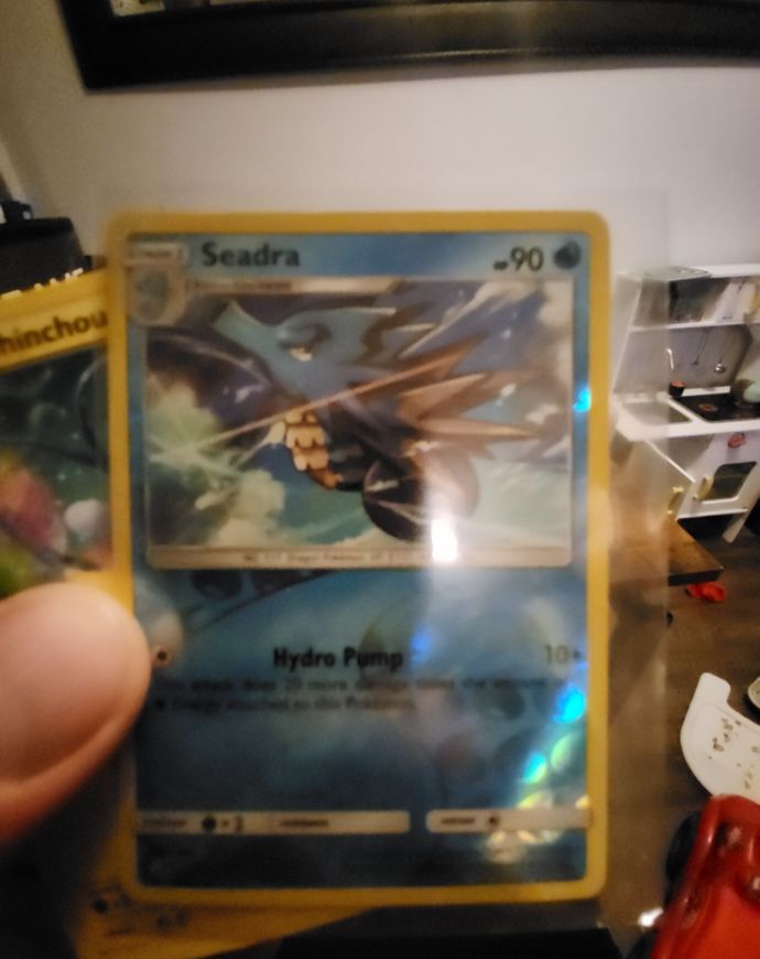 2018 Pokémon TCG Dragon Majesty #17 Seadra — front