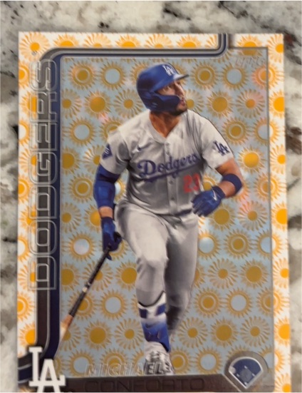 2025 Topps Series 2 #476 Michael Conforto Holiday Sun Los Angeles Dodgers — front