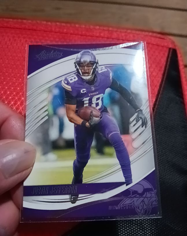 2025 Panini Absolute #5 Justin Jefferson — front