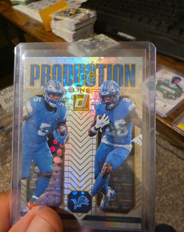 2025 Panini Donruss #2 David Montgomery & Jahmyr Gibbs — front