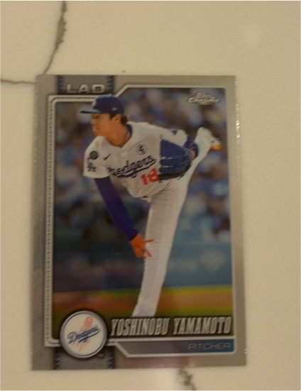 2026 Topps Chrome #75 Yoshinobu Yamamoto — front