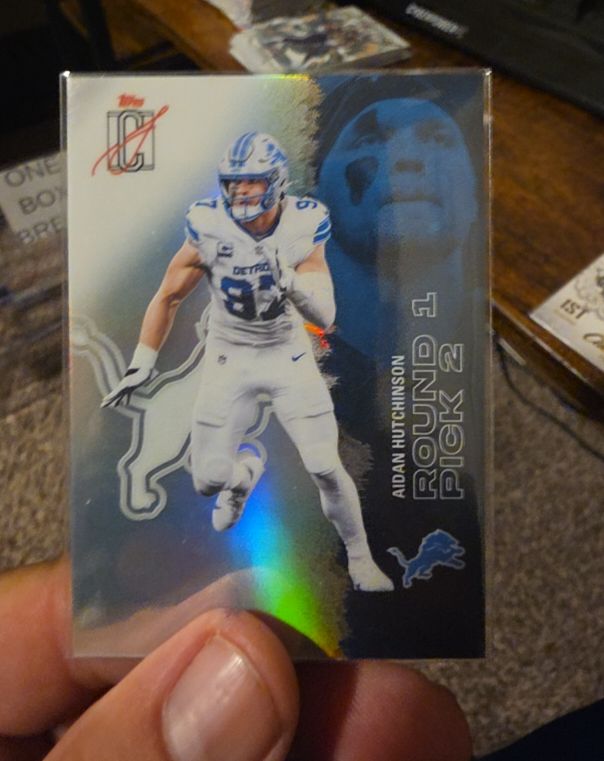 2025 Topps Signature Class #74 Aidan Hutchinson — front