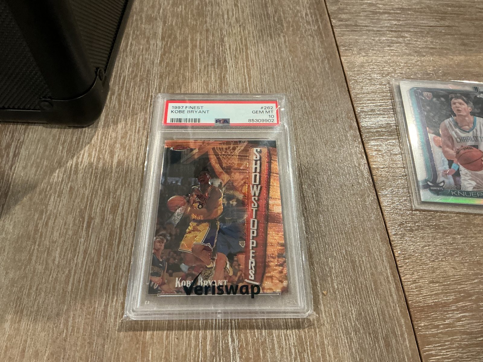 1997 Topps Finest #262 Kobe Bryant Showstoppers — front