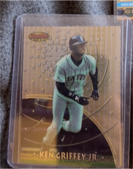 1997 Bowman's Best #1 Ken Griffey Jr. — front