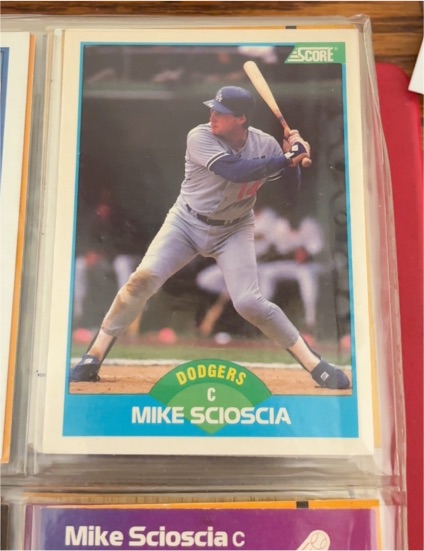 1989 Score #121 Mike Scioscia Los Angeles Dodgers — front