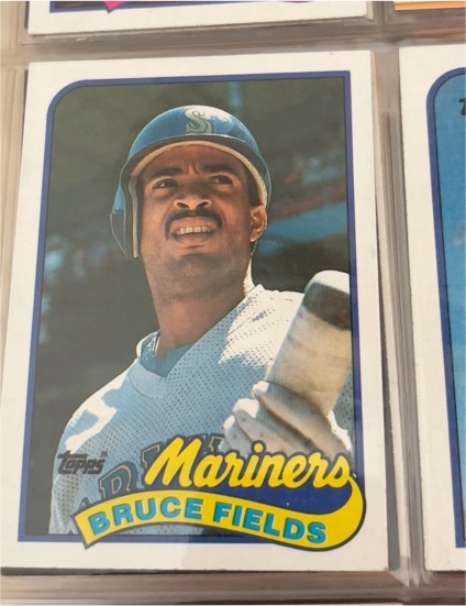 1989 Topps #556 Bruce Fields — front