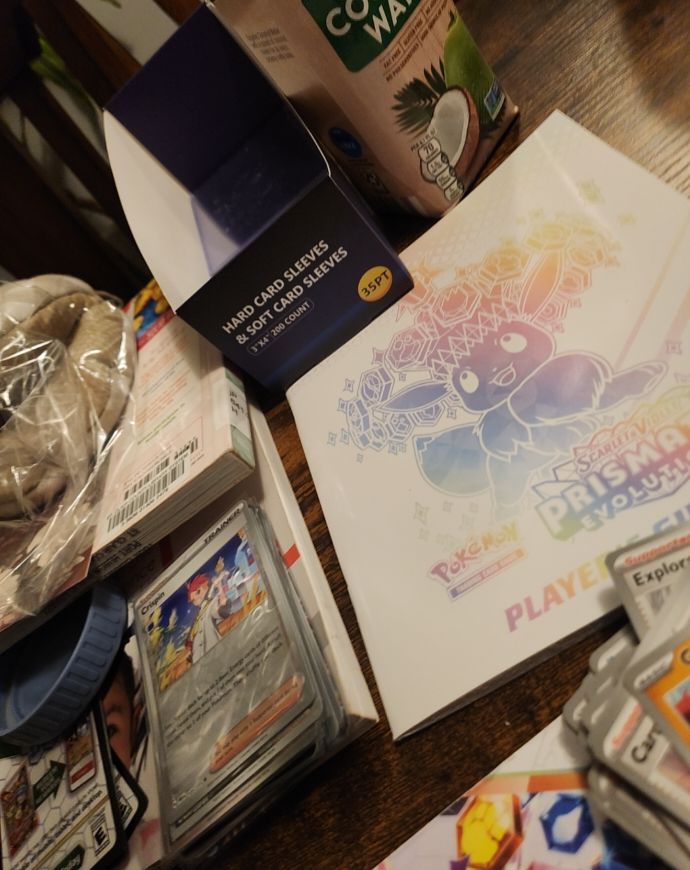 2017 Pokémon Prismatic Evolutions Player's Guide — front