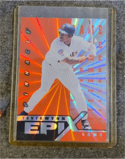 1998 Pinnacle Epix Game #E9 Tony Gwynn — front
