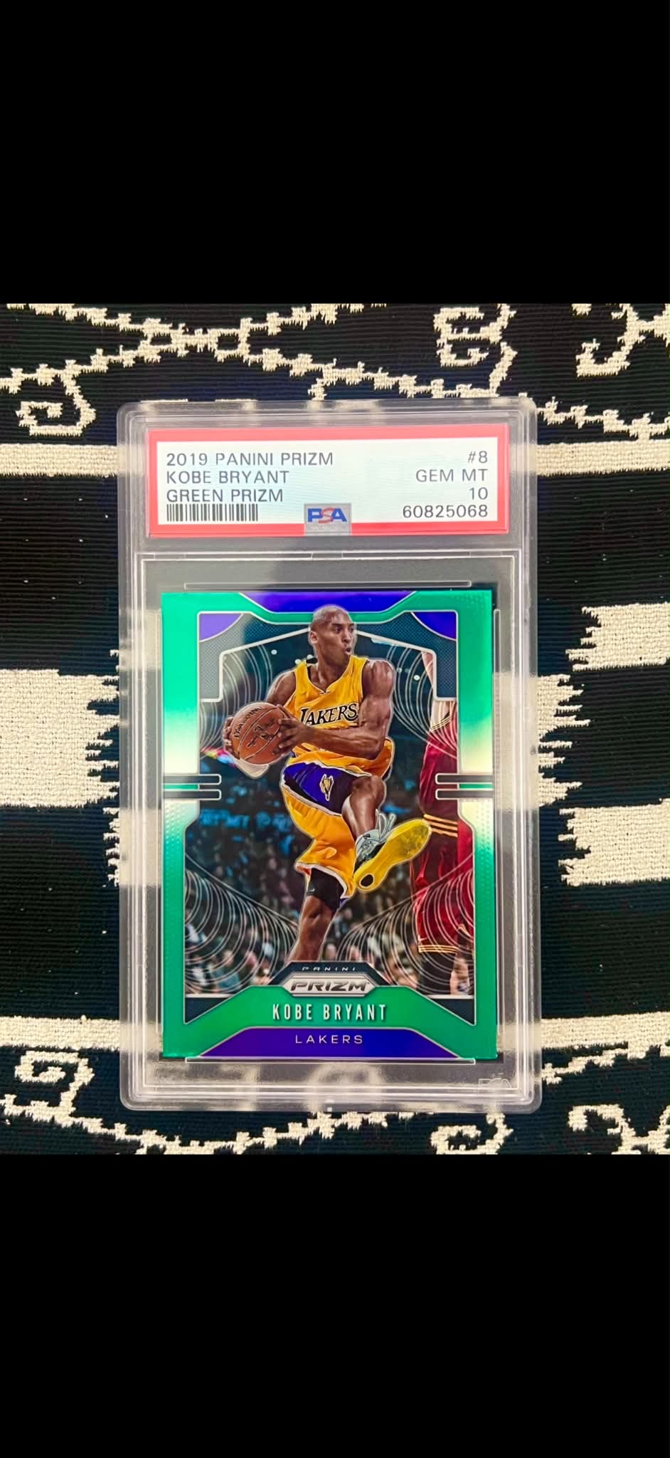 2019 Panini Prizm #8 Kobe Bryant Green Prizm — front