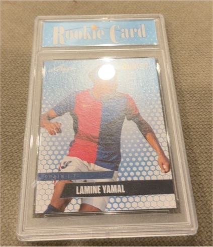 2024 Leaf RC-04 Lamine Yamal Rookie Card — front