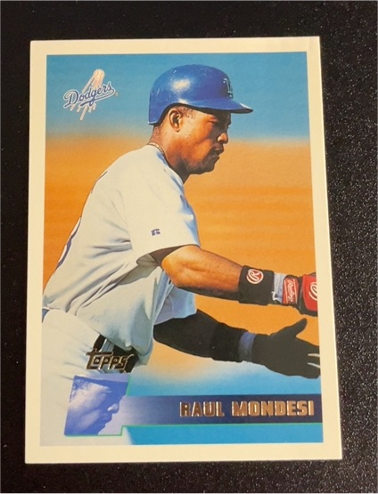 1996 Topps #175 Raul Mondesi — front