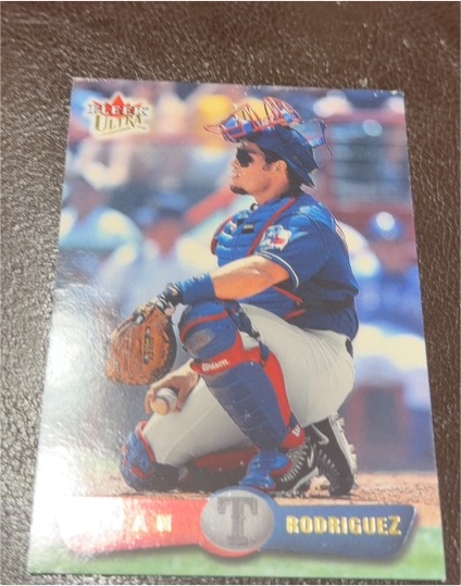 2002 Fleer Ultra #7 Ivan Rodriguez — front