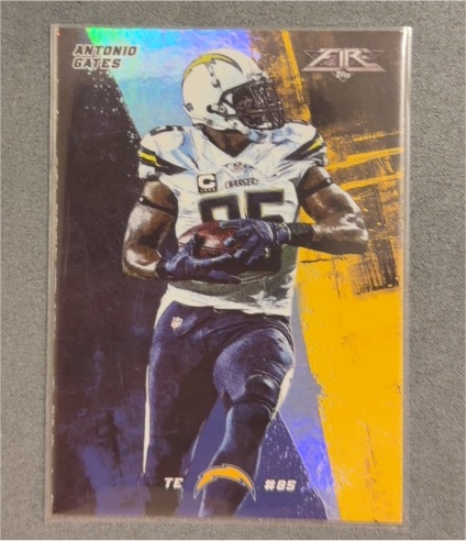 2015 Topps Fire #9 Antonio Gates — front