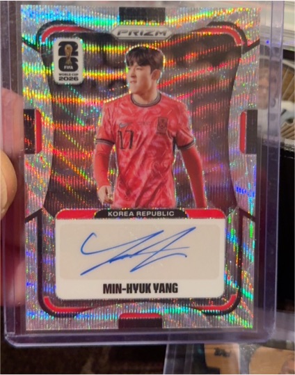 2026 Panini Prizm FIFA World Cup Signatures #S-MHY Min-Hyuk Yang — front
