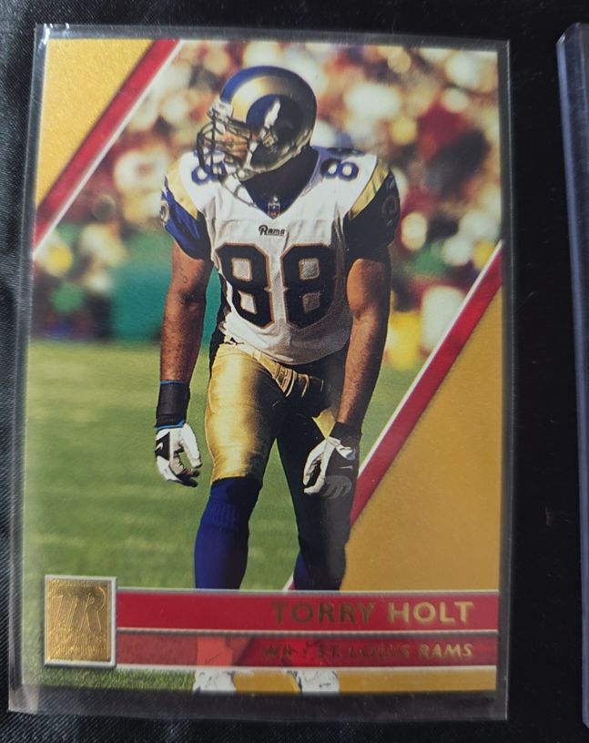 2001 Topps Reserve #33 Torry Holt — front