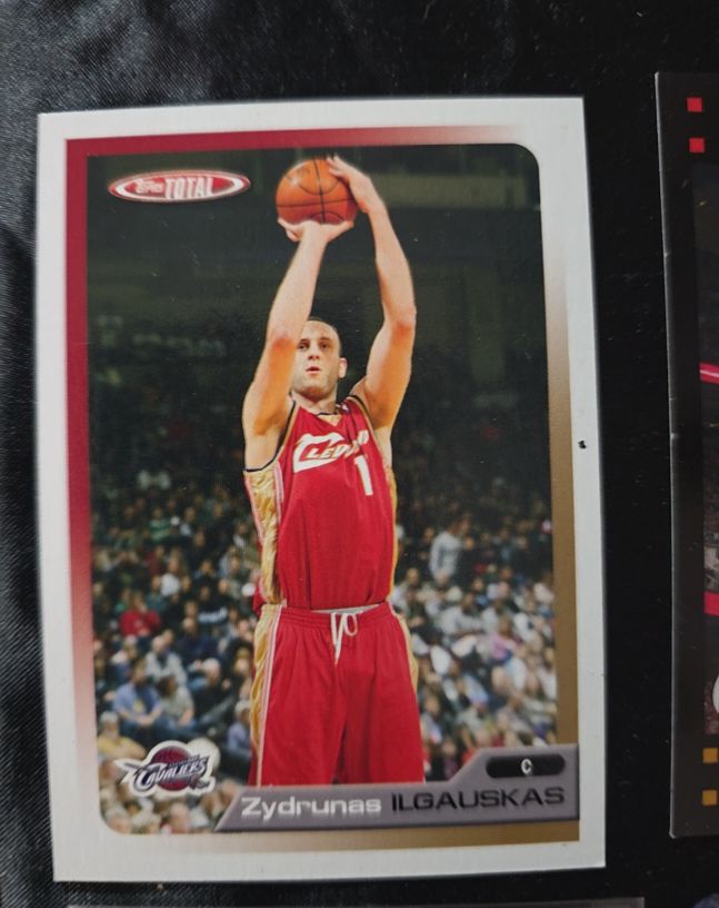 2005-06 Topps Total #30 Zydrunas Ilgauskas — front