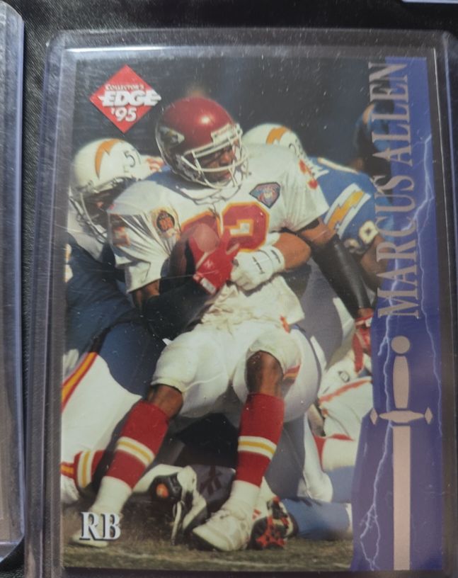 1995 Collector's Edge Excalibur #34 Marcus Allen — front