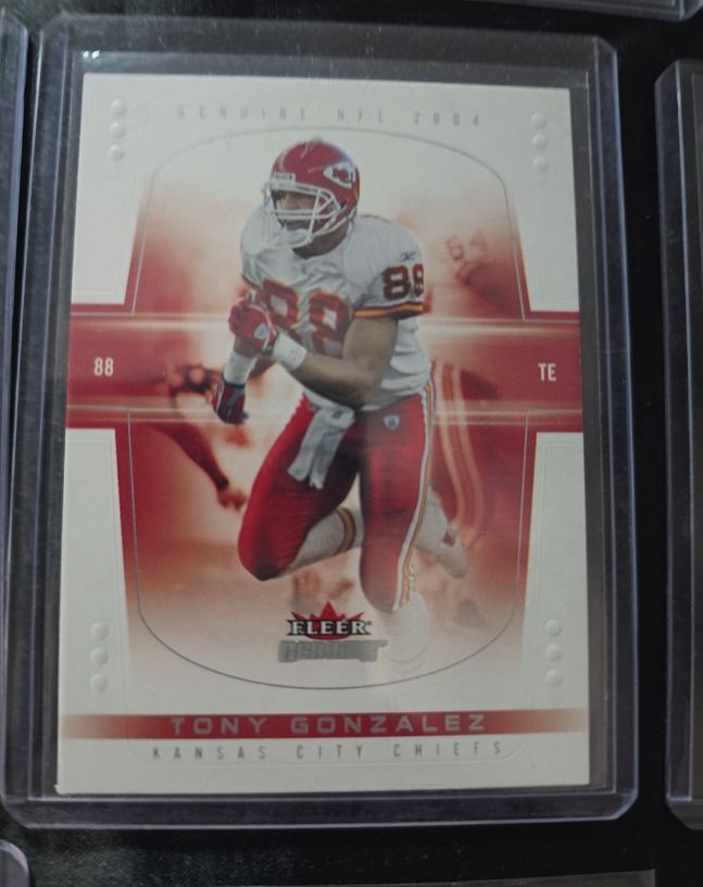 2004 Fleer Genuine #88 Tony Gonzalez — front