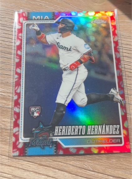 2026 Topps Chrome #19 Heriberto Hernández — front