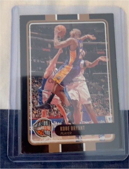 2003-04 Topps Bazooka #8 Kobe Bryant — front