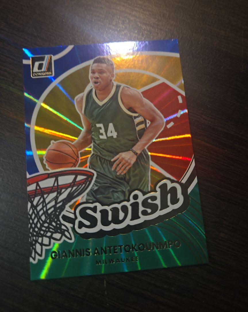 2025-26 Donruss #15 Giannis Antetokounmpo Swish Holo — front