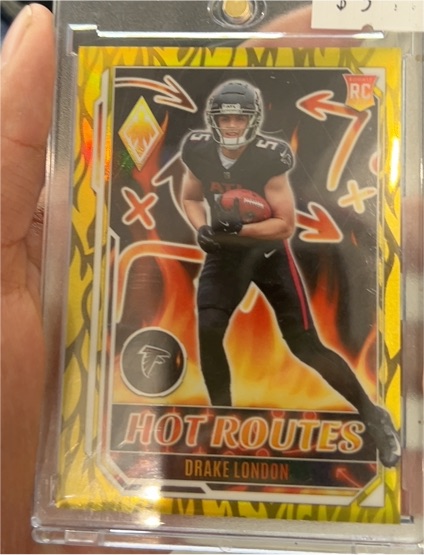 2022 Panini Phoenix #HR-1 Drake London Hot Routes Rookie — front
