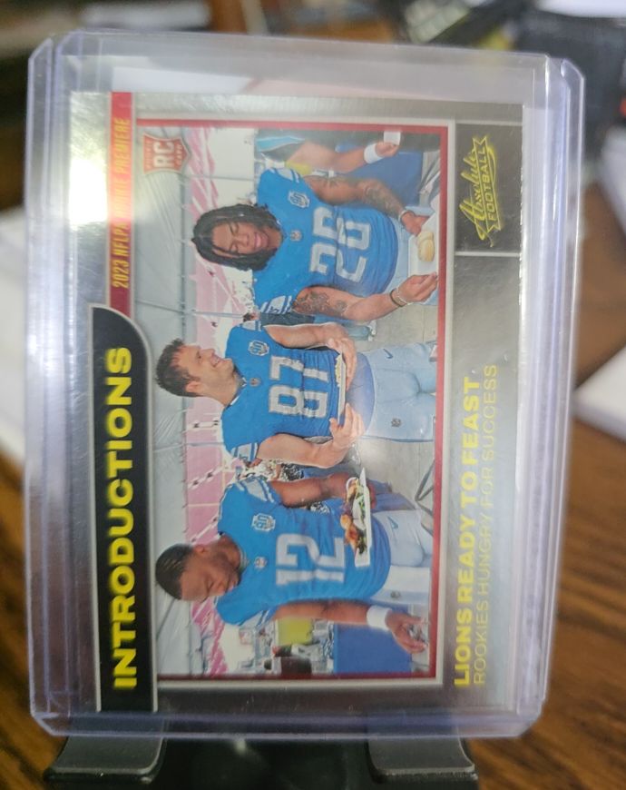 2023 Panini Absolute #20 Lions Ready to Feast Introductions — front