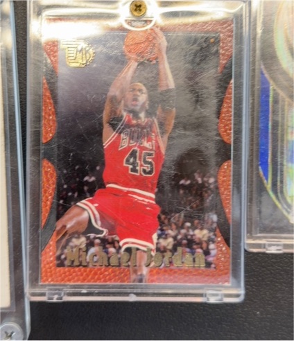 1994-95 Topps Embossed #121 Michael Jordan — front